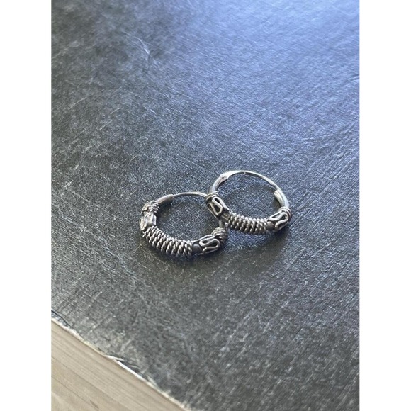 Emma & Michele Jewelry - vintage Sterling  Bali Style Small Hoop Earrings Oxidized Textured Huggies 12mm
